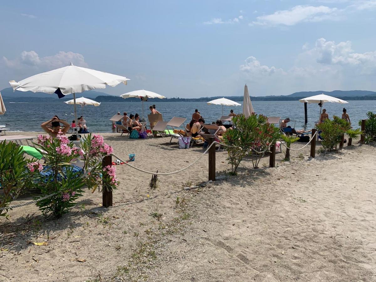 Casabella-Lago Maggiore Lesa Extérieur photo