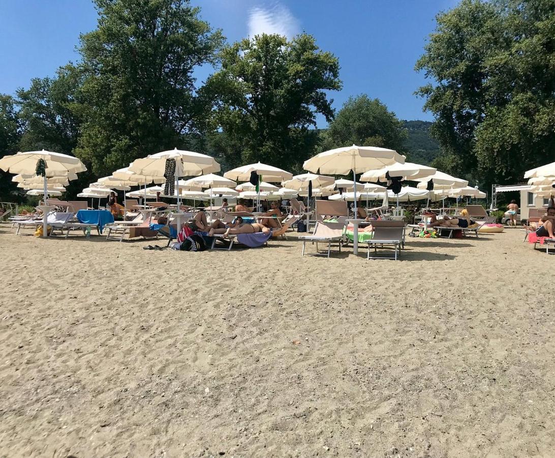 Casabella-Lago Maggiore Lesa Extérieur photo